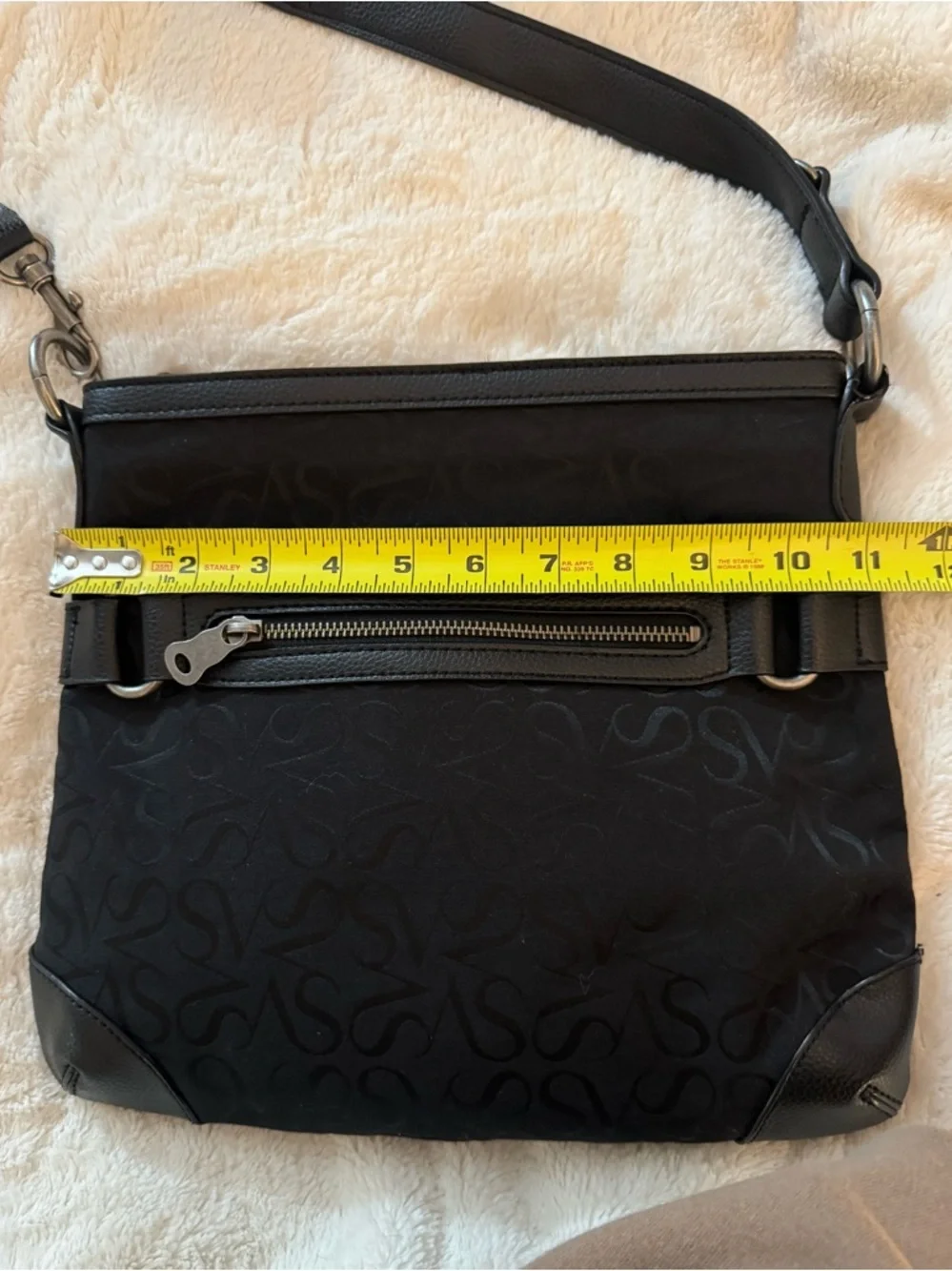 Simply Vera Vera Wang Black Nylon Crossbody Bag Logo Print Adjustable Strap